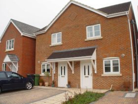 2 bedroom Detached t...